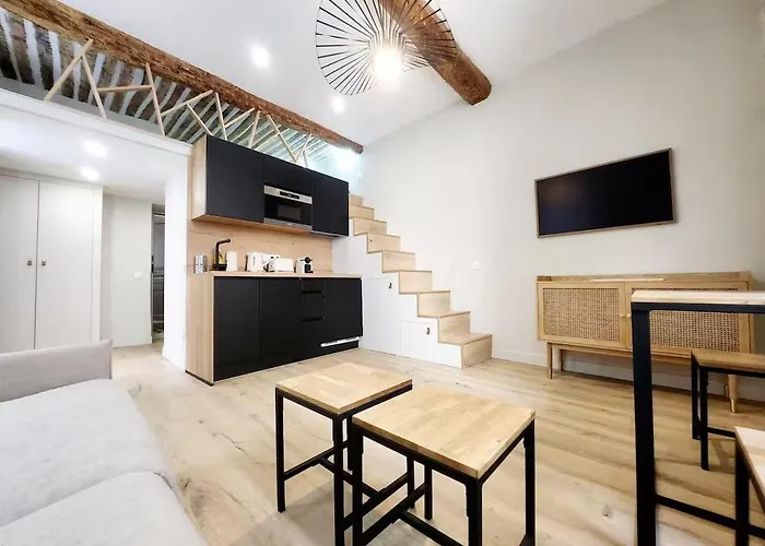 Le Bourgarel - Dans Vieil Appartement *